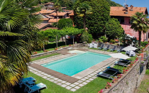 Mariuccia 3: Schwimmbad, Resort, Gartenmöbel, Freizeit, Eco Hotel, Hazienda, Regenschirm, Hotel, Ferienort, Villa