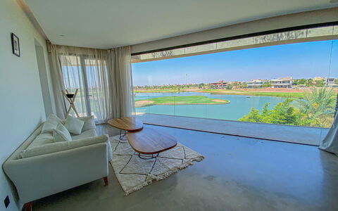 Villa Inaya: Wasser, Reflexion, Kanal, Reservoir, Resort, Teich, Penthouse, Holzboden
