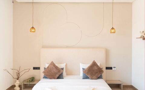 Villa Hamza: Wand, Interior Design, Flooring, Holz, Fussboden, Möbel, Beleuchtung, Zimmer, Schlafzimmer, Bett