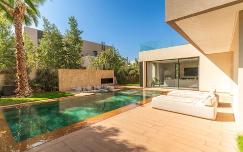 Villa Hamza: Schwimmbad, Resort, Eco Hotel, Estate, Landscaping, Villa, Hotel, Hinterhof, Hazienda