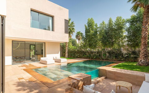 Villa Hamza: Schwimmbad, Wohngebiet, Zuhause, Estate, Landscaping, Resort, Garten, Eco Hotel, Villa, Hazienda