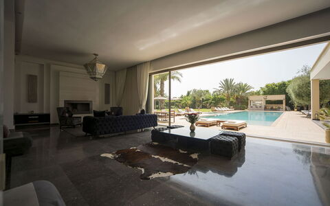 Villa Malak: Flooring, Fussboden, Interior Design, Möbel, Resort, Schwimmbad, Wohnzimmer, Couch, Decke