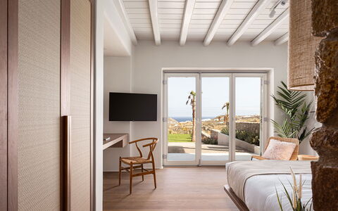 Villa Aspasia: Interior Design, Möbel, Zuhause, Wohnung, Fussboden, Schlafzimmer, Bett, Design, Holzbeize, Bedding