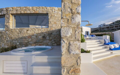 Villa Nikolas: Resort, Schwimmbad, Hotel, Schatten, Villa, Natürliches Material, Stuhl, Penthouse, Eco Hotel