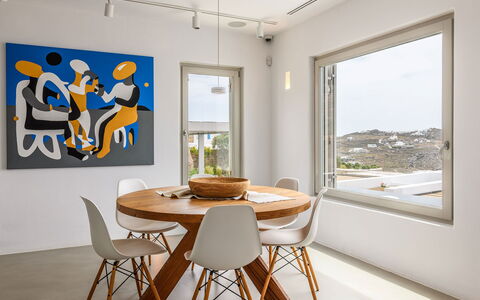 Villa Atlante: Möbel, Interior Design, Stuhl, Tabelle, Flooring, Küche & Esszimmer Tisch, Fussboden, Zimmer, Bilderrahmen, Esszimmer