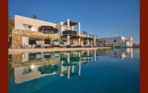Villa Elettra: Schwimmbad, Resort, Verbundwerkstoff, Villa, Estate, Hotel, Eco Hotel, Villa, Gartenmöbel, Ferienort