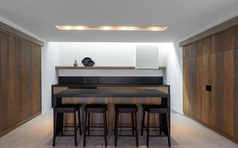 Villa Pegaso: Interior Design, Holz, Flooring, Möbel, Decke, Fussboden, Beleuchtung, Küche, Zuhause, Countertop