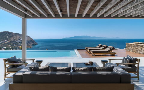 Villa Pegaso: Küsten Und Ozeanische Forms, Meer, Resort, Gartenmöbel, Schwimmbad, Ozean, Stuhl, Schatten, Küste