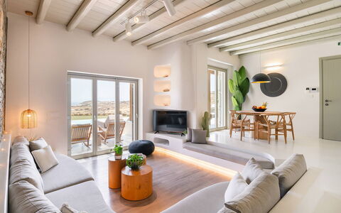 Villa Demetra: Möbel, Interior Design, Couch, Zuhause, Wohnung, Wohnzimmer, Flooring, Fussboden, Zimmer