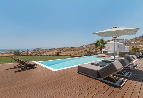 Villa Demetra: Holzboden, Gartenmöbel, Resort, Schatten, Hartholz, Schwimmbad, Eco Hotel, Design, Stuhl, Deck