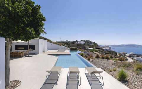 Villa Teseo: Schwimmbad, Schatten, Gartenmöbel, Sonnenliege, Resort, Villa, Läge, Ferienort, Hotel, Penthouse