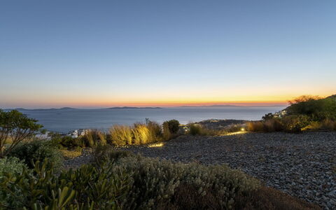 Villa Teseo: Himmel, Blau, Horizont, Natürliche Landschaft, Ökoregion, Wildnis, Pflanzengemeinschaft, Dämmerung, Meer, Küste