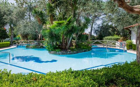Apartment Snicher: Schwimmbad, Resort, Garten, Eco Hotel, Hazienda, Schatten, Landscaping, Hotel, Gartenmöbel, Reflecting Pool