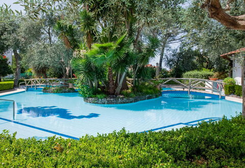 Apartment Snicher: Schwimmbad, Resort, Garten, Eco Hotel, Hazienda, Schatten, Landscaping, Hotel, Gartenmöbel, Reflecting Pool
