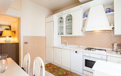 Casa Azul: Küche, Interior Design, Flooring, Major Appliance, Countertop, Küchengerät, Holz, Fussboden, Cabinetry, Möbel