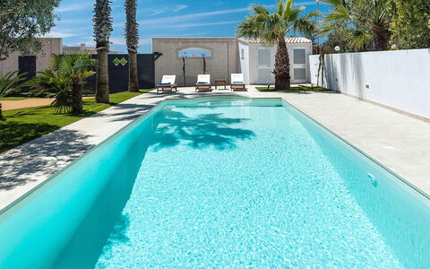 Casa Kita: Blau, Schwimmbad, Wasser, Resort, Verbundwerkstoff, Eco Hotel, Freizeit, Schatten, Hotel