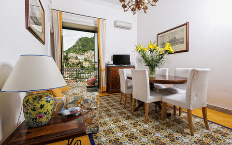 Casa Mauro: Möbel, Stuhl, Wohnung, Küche & Esszimmer Tisch, Blumentopf, Zimmerpflanze, Resort, Esszimmer, Hotel, Kaffetisch