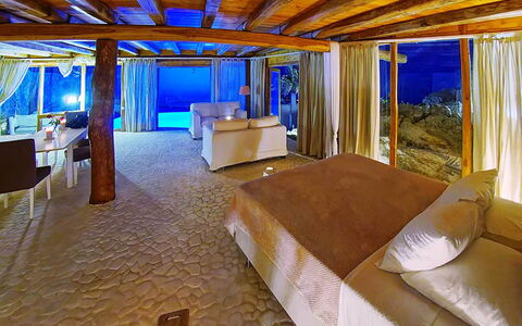 Sunkiss Villa: Blau, Resort, Hotel, Eco Hotel, Stuhl, Villa, Schwimmbad, Boutique Hotel, Vorhang