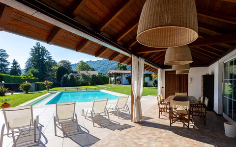Villa Brin: Resort, Schwimmbad, Bauernhaus, Eco Hotel, Hütte, Estate, Schatten, Hazienda, Villa, Outdoor Struktur