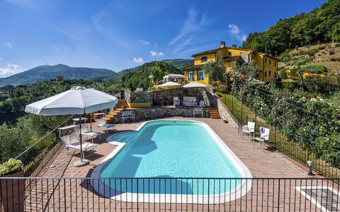 Villa delle Rose: Hügel, Gebirge, Bergstation, Senke, Schwimmbad, Dorf, Grat, Ferienort, Eco Hotel, Bergdorf