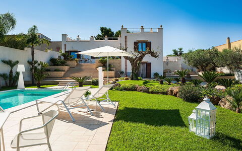 Villa la Pigna: Wohngebiet, Resort, Garten, Zuhause, Schwimmbad, Blumentopf, Estate, Landscaping, Eco Hotel, Hazienda