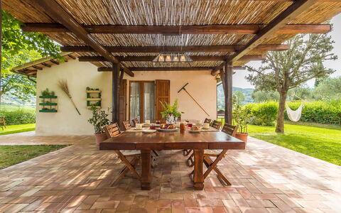 Villa Molinazzo 10: Möbel, Holz, Flooring, Tabelle, Küche & Esszimmer Tisch, Stuhl, Garten, Gartenmöbel, Veranda, Tisch Im Freien