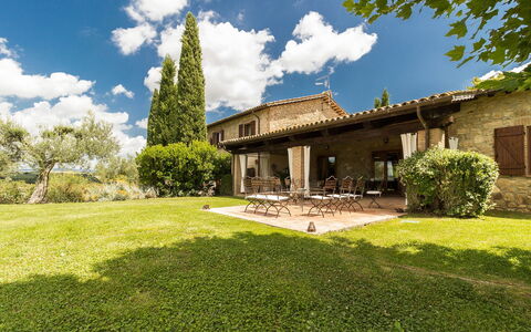Villa Molinazzo 14: Gras, Zuhause, Haus, Strauch, Landschaft, Grundstueck, Bauernhaus, Hütte, Estate