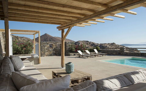 Villa Mycenaean: Schatten, Pergola, Outdoor Struktur, Gartenmöbel, Resort, Säule, Strahl, Villa, Schwimmbad