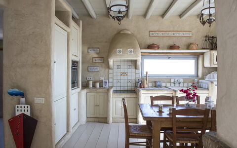 Villa Mycenaean: Möbel, Interior Design, Flooring, Fussboden, Küche, Stuhl, Zuhause, Zimmer, Beleuchtung, Tabelle