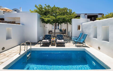 Villa Vorias: Blau, Resort, Schwimmbad, Gartenmöbel, Design, Sonnenliege, Villa, Fliese, Hotel, Eco Hotel