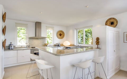 Can Las Palmas: Möbel, Interior Design, Flooring, Fussboden, Countertop, Holz, Küche, Stuhl, Decke, Cabinetry