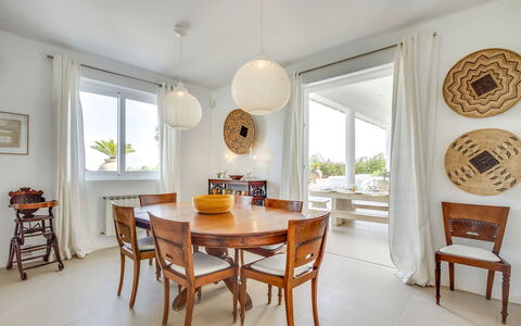 Can Las Palmas: Möbel, Interior Design, Tabelle, Flooring, Holz, Stuhl, Fussboden, Küche & Esszimmer Tisch, Esszimmer, Decke