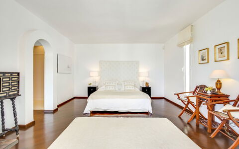 Can Las Palmas: Möbel, Interior Design, Fussboden, Flooring, Bett, Wand, Decke, Holz, Schlafzimmer, Holzboden