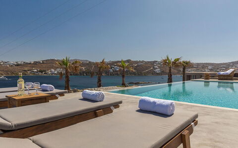 Carmen 1: Blau, Schwimmbad, Resort, Eco Hotel, Ferienort, Küste, Villa, Gartenmöbel, Sonnenliege, Estate