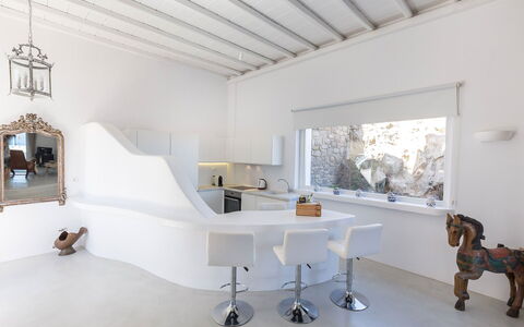 Carmen 1: Interior Design, Wand, Flooring, Decke, Küche, Möbel, Fussboden, Beleuchtung, Countertop, Light Fixture
