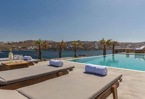 Carmen 1: Blau, Schwimmbad, Resort, Eco Hotel, Ferienort, Küste, Villa, Gartenmöbel, Sonnenliege, Estate