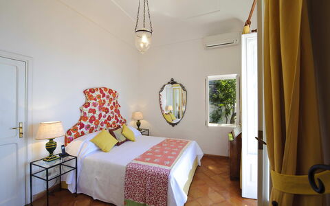Casa Angels: Wand, Möbel, Interior Design, Schlafzimmer, Bett, Fussboden, Linens, Flooring, Bedding, Bettrahmen