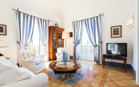 Casa Bellevue: Möbel, Interior Design, Flooring, Fussboden, Wohnzimmer, Stuhl, Zimmer, Decke, Tabelle, Couch