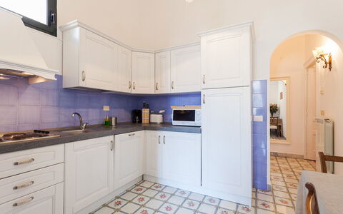 Casa Li Galli: Flooring, Countertop, Küche, Cabinetry, Fussboden, Küchengerät, Interior Design, Major Appliance, Schrank, Decke
