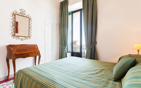 Casa Li Galli: Möbel, Schlafzimmer, Bett, Interior Design, Zimmer, Fussboden, Bettdecke, Bedding, Flooring, Bettrahmen