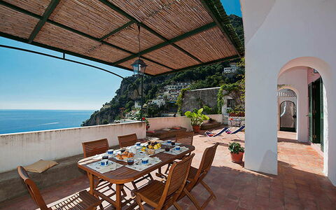 Positano View: Küste, Meer, Küsten Und Ozeanische Forms, Berg, Ozean, Balkon, Bucht, Landspitze, Vorgebirge