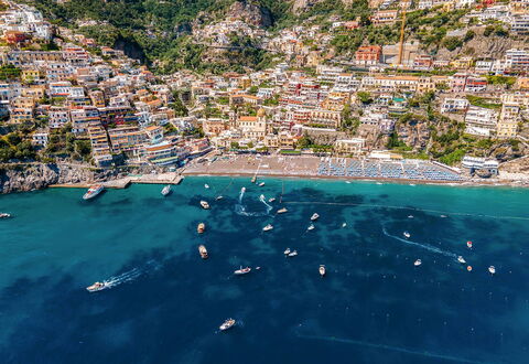 Casa Palazzo: Gewässer, Küste, Meer, Sommer, Küsten Und Ozeanische Forms, Boot, Strand, Touristenattraktion, Ozean, Watercraft