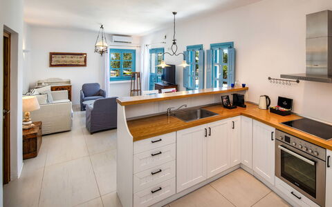 Guest House Levantes: Möbel, Interior Design, Countertop, Flooring, Cabinetry, Holz, Decke, Küche, Fussboden, Zimmer