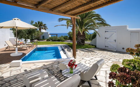 Guest House Livas: Resort, Möbel, Zuhause, Eco Hotel, Schatten, Schwimmbad, Stuhl, Villa, Estate, Hotel