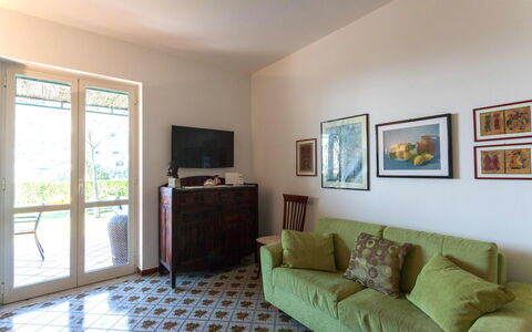 Il Giardino di Ravello: Möbel, Flooring, Interior Design, Fussboden, Wand, Holz, Zimmer, Decke, Beleuchtung, Wohnzimmer