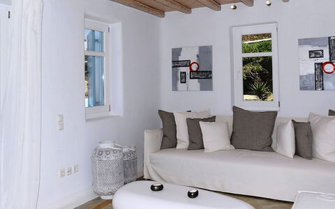 Krystalo: Möbel, Interior Design, Wand, Couch, Flooring, Fussboden, Wohnzimmer, Zuhause, Zimmer, Decke