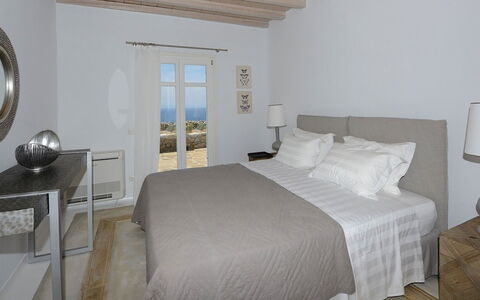 Krystalo: Möbel, Bett, Schlafzimmer, Interior Design, Bedding, Bettdecke, Fussboden, Linens, Zuhause, Flooring
