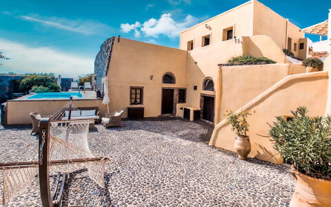 Mansion Kyani: Wand, Die Architektur, Estate, Hof, Villa, Balkon, Hazienda, Treppe, Zimmerpflanze, Blumentopf