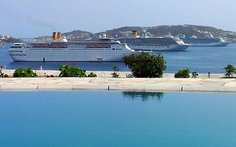 Rose Studio 1: Wasser, Meer, Watercraft, Küste, Schwimmbad, Resort, Tropen, Boot, Ferienort, Schiffsbau