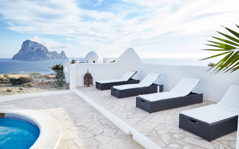 Villa Aldebaran: Blau, Wasser, Meer, Möbel, Küsten Und Ozeanische Forms, Ozean, Küste, Gartenmöbel, Strand